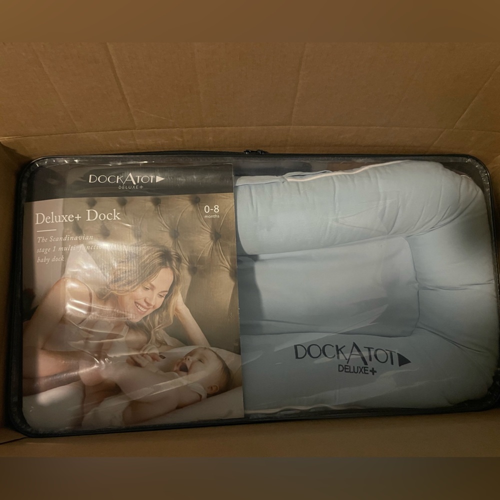 BRAND NEW IN ORIGINAL PACKAGING Dockatot Deluxe+ Dock in Celestial Blue